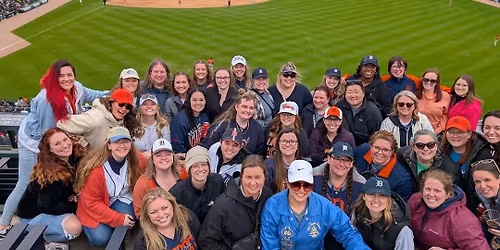 Phi Sigma Sigma Alumnae Tigers Outing!