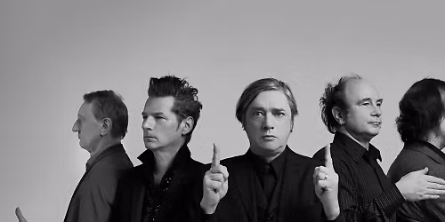 Einst\u00fcrzende Neubauten in \u0394\u03b7\u03bc\u03bf\u03c4\u03b9\u03ba\u03ae \u0395\u03bd\u03cc\u03c4\u03b7\u03c4\u03b1 \u0398\u03b5\u03c3\u03b1\u03bb\u03bf\u03bd\u03af\u03ba\u03b7\u03c2