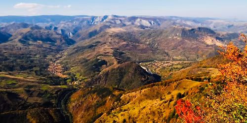 DRUME\u021aIE la Platoul Bedeleu