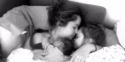 Ingyenes t\u00e1j\u00e9koztat\u00f3 otthonsz\u00fcl\u00e9sr\u0151l\/ int\u00e9zeten k\u00edv\u00fcli sz\u00fcl\u00e9sr\u0151l