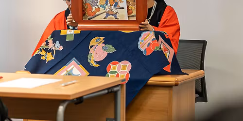 Kamishibai pap\u00edrsz\u00ednh\u00e1z \u2013 Momotar\u00f3, a barackfi\u00fa 