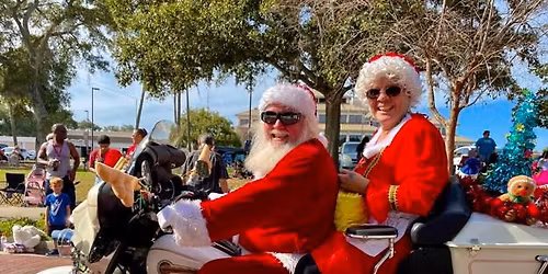 Old-Fashioned Cheer on the Streets of Largo