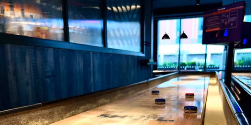 Shuffleboard Showdown 