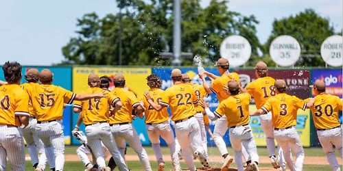 Parking Trine Thunder at US National Under 18 Hockey Team