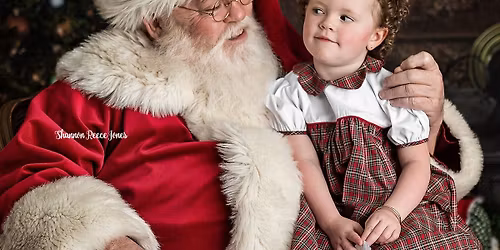 Free Family Santa Portraits 