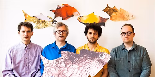 Bruchgold und Koralle