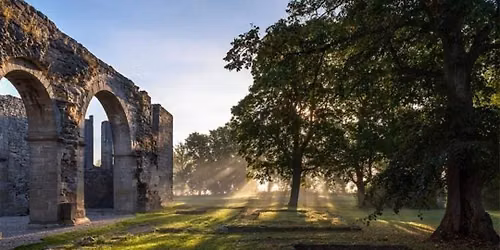 Vandring runt Roma Kloster - 1000 \u00e5r av historia och arkeologi f\u00f6r barn\/familj.