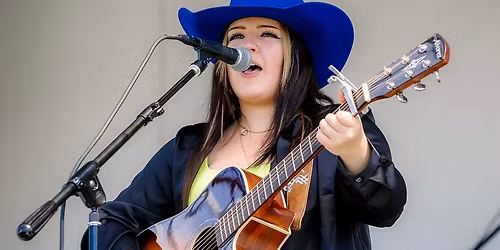 Matrasa Lynn @ The Crabby Lady Reataurant