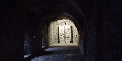 Vaatame Tallinna vana dominiiklaste kloostri klausuuris olevat n\u00e4itust ning kuulame dominiiklaste ro