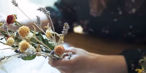 (Free) Austin-area women's 35+ meetup, Floral Resin Making