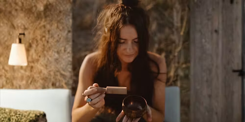 Immersive Sound Bath with Tia Aurorah