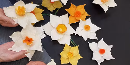 Make your own Daffodil\/wet felting