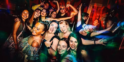 Berlin: New Year's Eve Pub Crawl With 2 Hours Open Bar