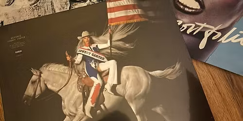 Julesalg vinylplater p\u00e5 J\u00f8lstraholmen