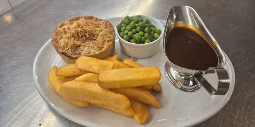 FATHER'S DAY PIE & PINT