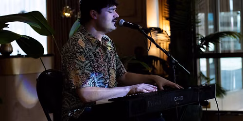 The Piano Man & Singing Server - Live Music at Mille