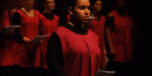 Elas S\u00e3o 5 Milh\u00f5es  \u27ff De Helena Faria e Filipa Alves