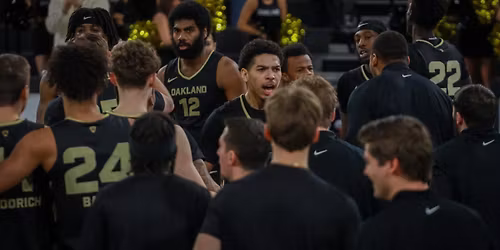 Parking Robert Morris Colonials at Oakland Golden Grizzlies Mens Basketball