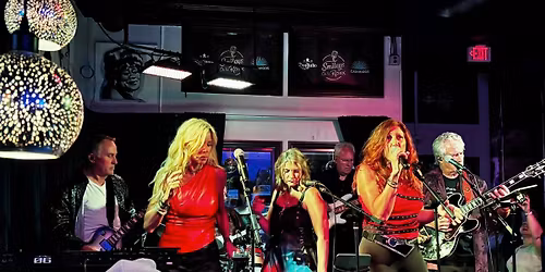 ESSENCE rocks the late show at Smiley\u2019s on the Roxx