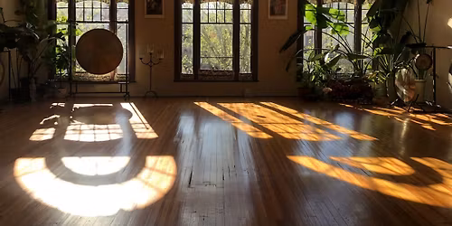 FREE Yoga at the Saratoga's Farmer's Market!