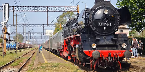 Gro\u00dfe Th\u00fcringenrundfahrt mit Dampflok und Diesellok