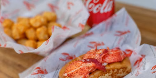 Cousins Maine Lobster at Family Center Farm & Home (HARRISONVILLE, MO)
