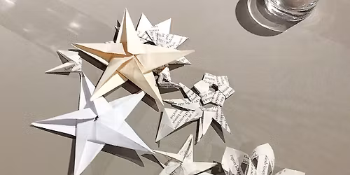 Sl\u00f6jdh\u00e4ng med julpyssel