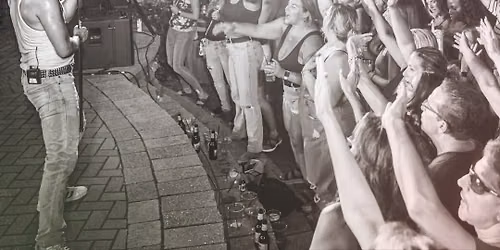 Radio Gaga: Throwback Music Festival | Chicago, Illinois