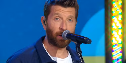 Brett Eldredge at Chicago Theatre