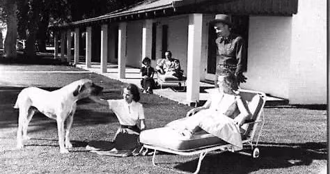 Visit a former divorce Ranch - Floyd Lamb State Park at Tule Springs