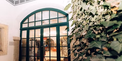 Luxury & Marken Kleidung Flohmarkt