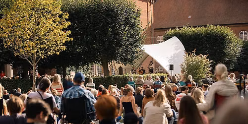 Bibliotekshaven LIVE - Musik og lyrik under \u00e5ben himmel \u2600\ufe0f FRI ENTR\u00c9