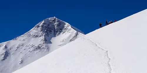 Cumhuriyyat summit - 3740 m | Camping