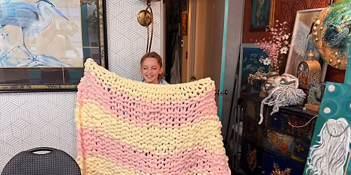 Freaky Friday - Chunky Knit Blanket