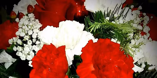 Merry & Bright: Create Your Holiday Centerpiece