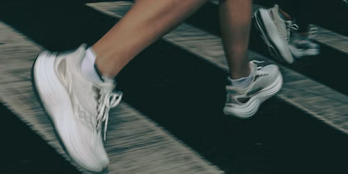Saucony Azura \/ Triumph 24 Demo (Chevy Chase)