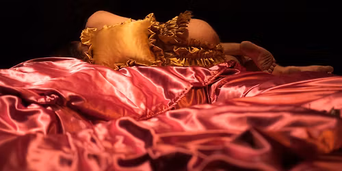 EAT PREY LOVE - Nykyteatteriesitys | Louhisali