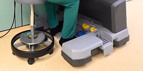 Was macht der Roboter im OP und wie hilft er den \u00c4rzten? 