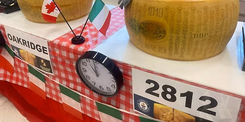 Parmigiano Raggiano Cracking Event