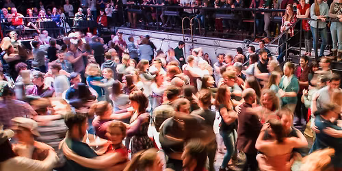 Les manteaux su' l'lit pis les bottes dans l'bain | Joliette