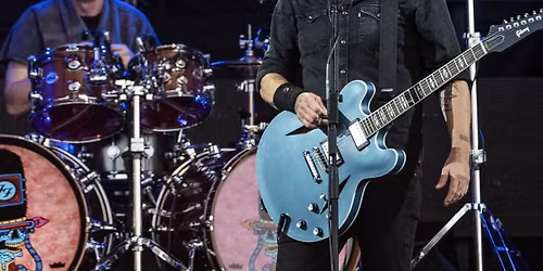 Foo Fighters with Frankie And The Witch Fingers