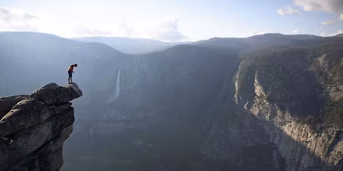 Free Solo - M\u00e1sz\u00f3k\u00f6t\u00e9l n\u00e9lk\u00fcl \/ Free Solo | BEMutat\u00f3