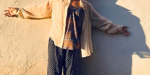 Fr\u00f6jdans S\u00f6ndagstr\u00e4ning - Improvisation och modernt med Evelina Bostr\u00f6m