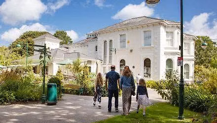 A VISIT TO PENLEE HOUSE AND GALLERY AND A WALK ALONG THE PROM
