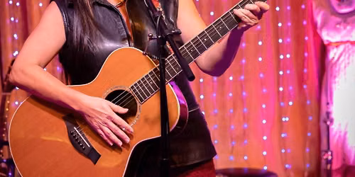 Damaris @ Shamrock Lounge
