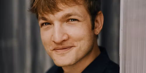 Felix Kramer - mit Band und dem inn.wien Streichquartt \/\/ STADTSAAL Wien