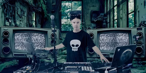 Ugress \/\/ Langhuset 