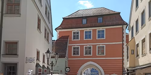 Donauw\u00f6rther Maimarkt mit Europawochenende und verkaufsoffenem Sonntag