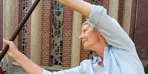 \ud83c\udf3f D\u00e9couvrez le Qi Gong du b\u00e2ton avec Carole Carmen Faure