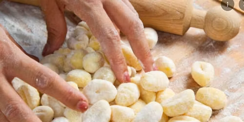 Gnocchi with cheese from scratch